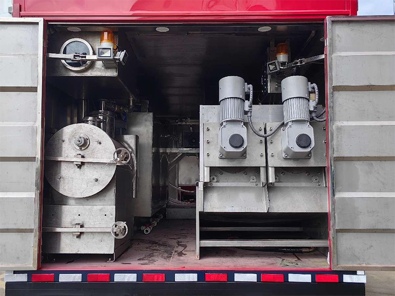大流量排水抢险车